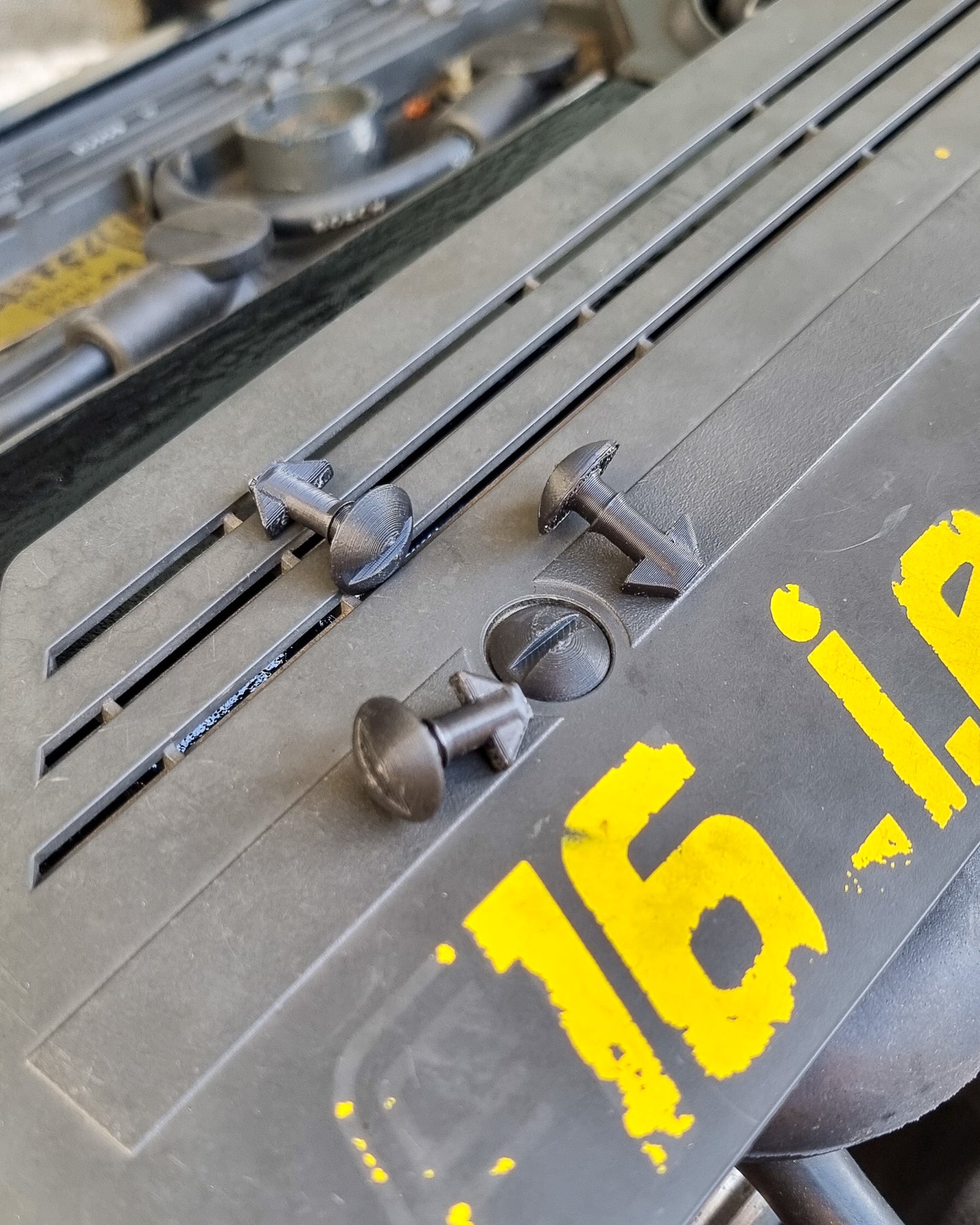2x Valve Cover Cap Clips| R19 16V & Clio 16V Williams F7P