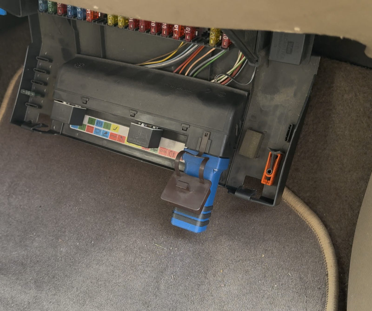 WiFENIX Dongle dauerhaft eingesteckt am Sicherungskasten