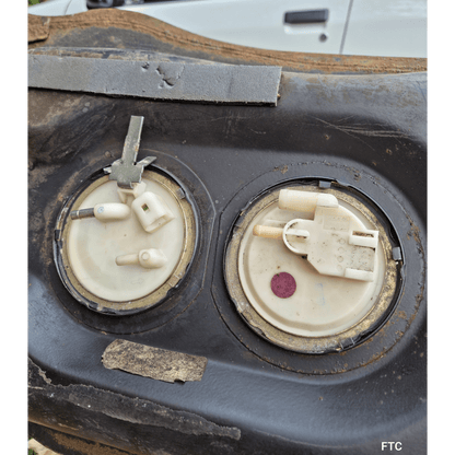 Dichtung montiert am tank Renault 19 – gasket installed fuel tank Renault