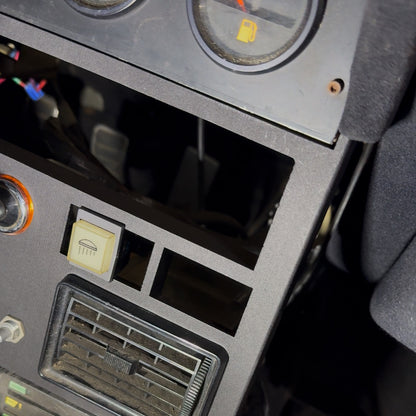 Mittelkonsole Alpine A310 eingebaut im Armaturenbrett Spaltmaße / Alpine A310 center console installed in dashboard gab dimensions