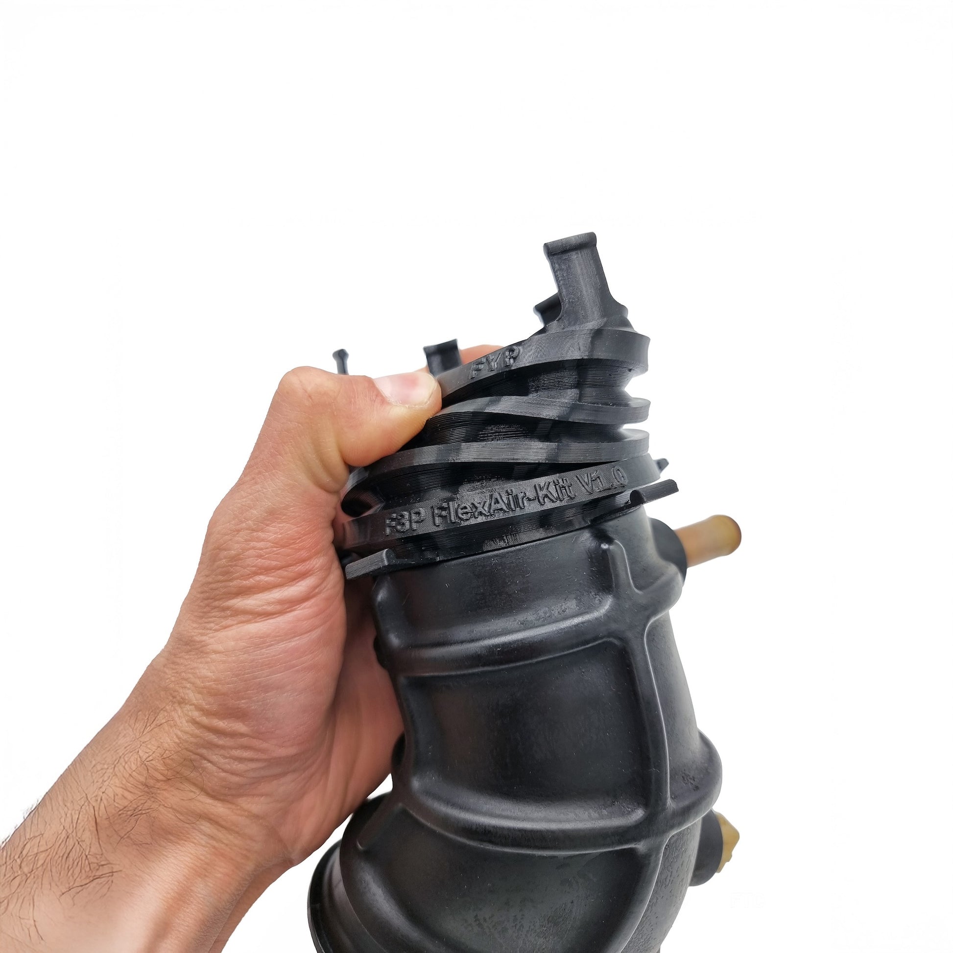 Eingebaute Muffe im Ansaugschlauch – F3P Motor / Installed sleeve in intake hose – F3P engine
