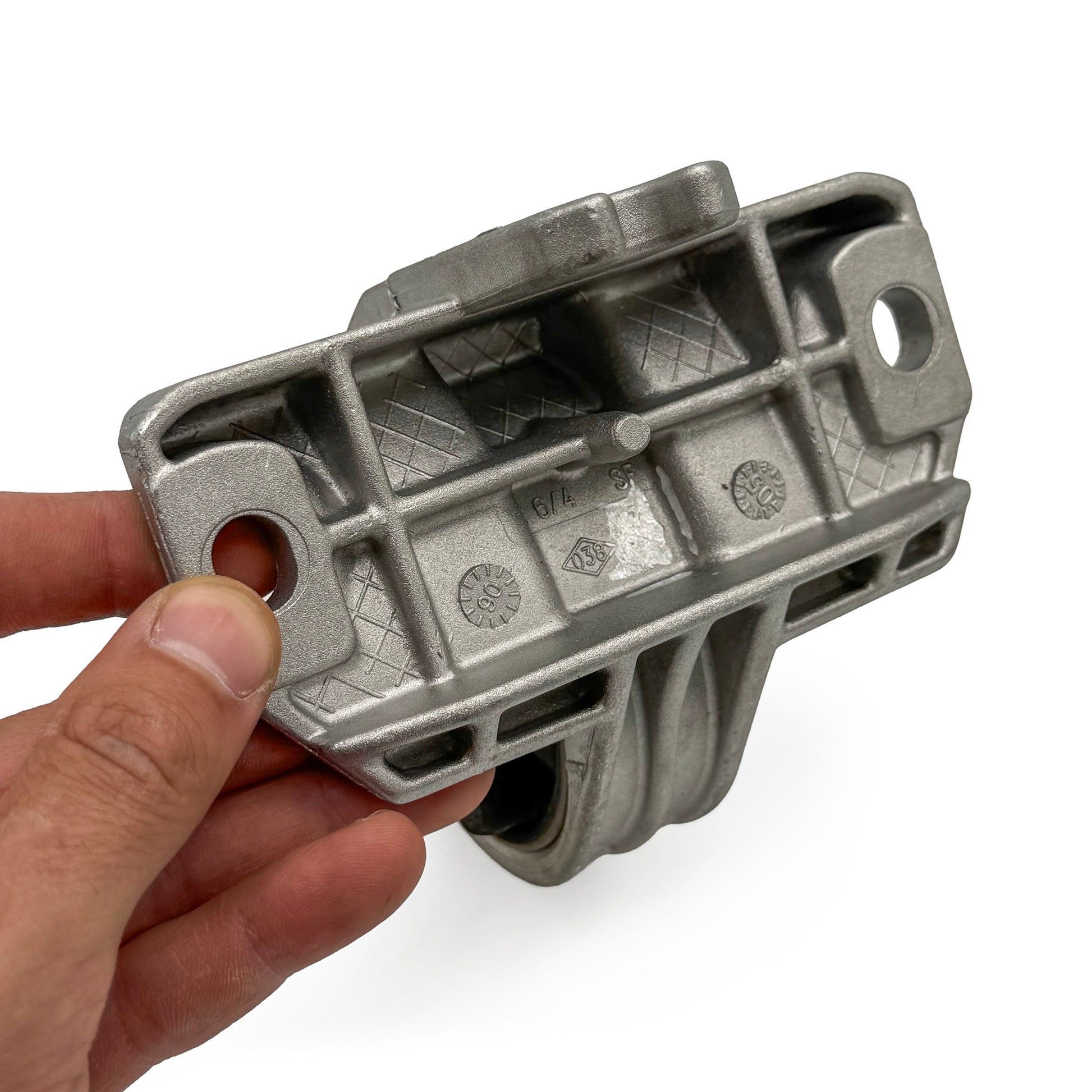 Motorlager hinten Renault 19 Unterseite Gummilager / Rear engine mount Renault 19 rubber base view