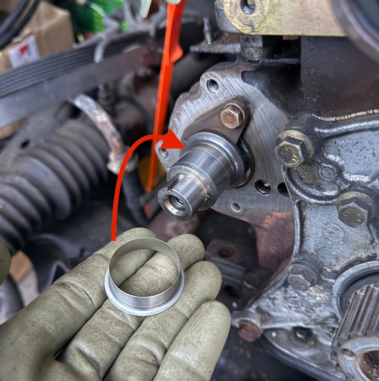 Position Reparaturhülse auf Ölpumpenwelle Renault gezeigt / Position of repair sleeve on Renault oil pump shaft shown