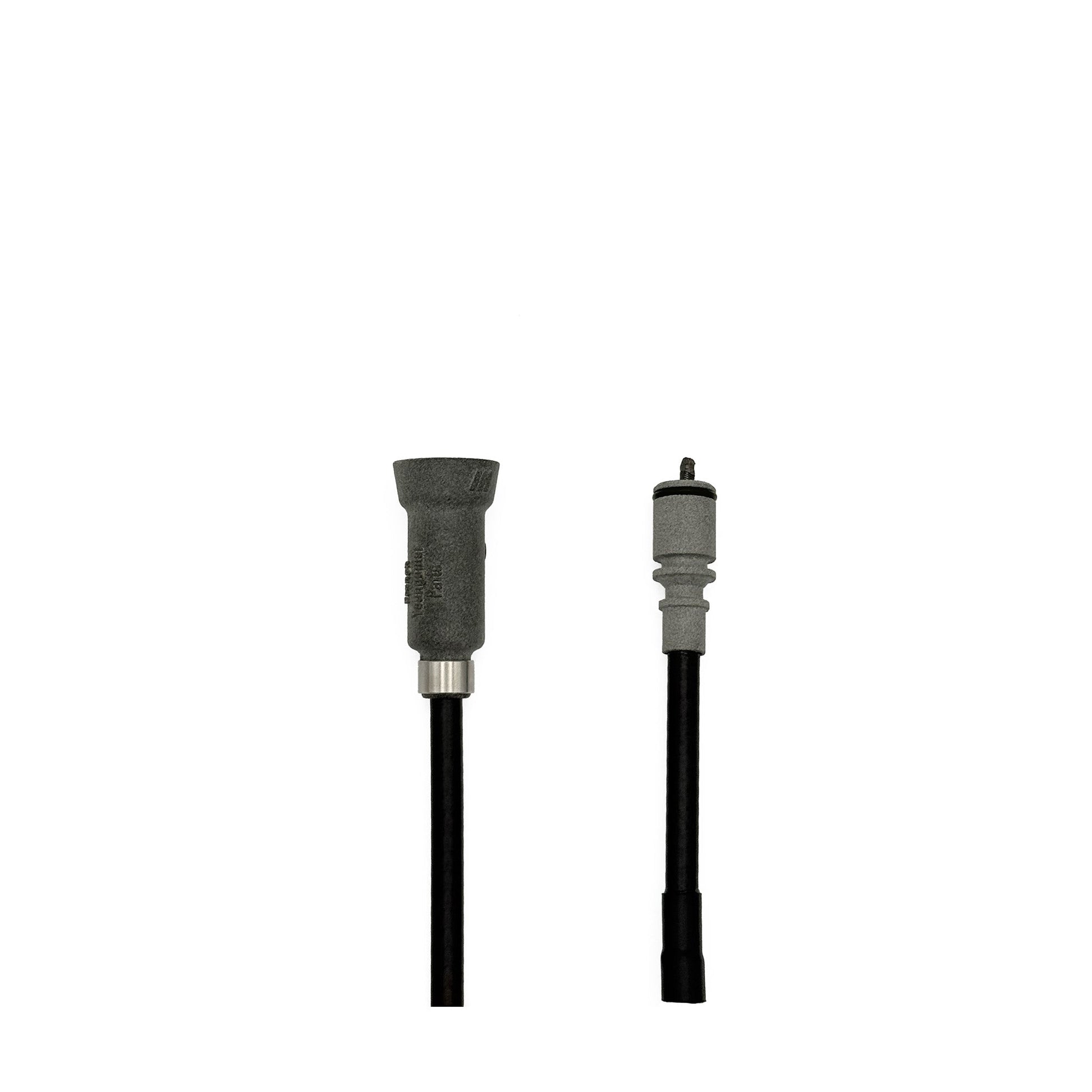 Tachowelle mechanisch – Anschlüsse im Detail: Tachoseite (links) und Getriebeseite (rechts)