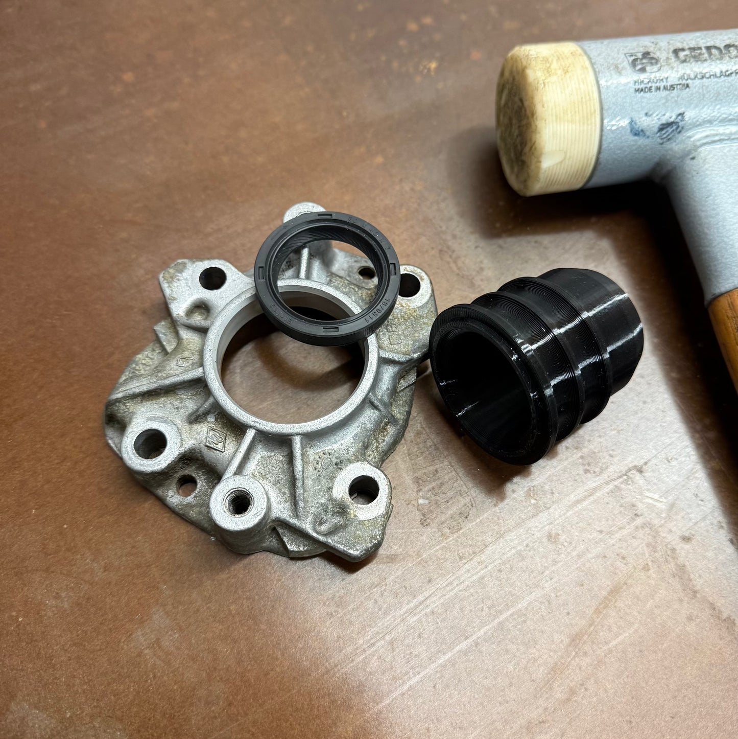 Montagewerkzeug zum Einpressen Wellendichtring Renault / Installation tool pressing in oil seal Renault